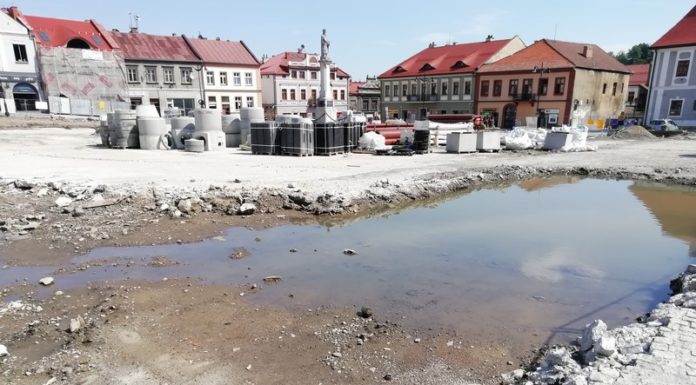 Na sesji o rewitalizacji. Był wniosek o specjalną komisję, ale radni go odrzucili