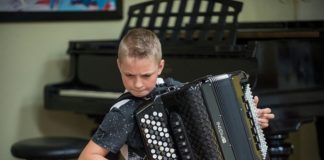 Biblioteka. Koncert „Na strunach” – ZDJĘCIA