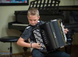 Biblioteka. Koncert „Na strunach” – ZDJĘCIA