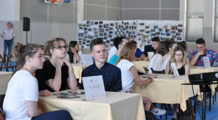 Rywalizowali w turnieju wiedzy o powiecie – WYNIKI i ZDJĘCIA