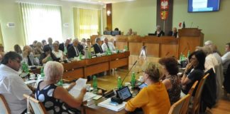 Bochnia. Na sesji o „powiązaniach biznesowo-towarzyskich radnych” i „cymbałach”