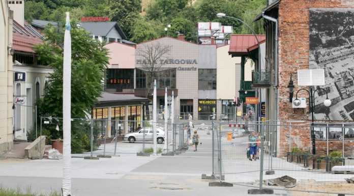 Rewitalizacja. Wznowiono prace na ul. Solnej, Sutoris i na Rynku