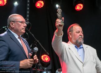 Bochnia. Burmistrz wręczył statuetkę „Bolesława” Ludwikowi Węgrzynowi