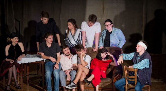 Teatr Artystokracki: Owacja na stojąco za „Bigos artystyczny…” – ZDJĘCIA