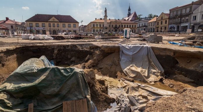 Żadnej oferty na prace konserwatorskie na Rynku. Miasto robi drugie rozeznanie