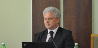 Chorzy na Covid-19 na otwarciu tężni? Burmistrz chce wyjaśnień od przewodniczącego rady