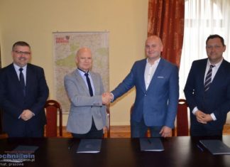 Podpisano umowę. 5 mln zł na przebudowę dróg na południu powiatu bocheńskiego