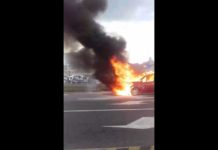 Samochód spłonął na drodze w Targowisku – WIDEO