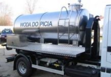 Łapanów. Skażenie wodociągu. Gmina ustawia beczki z wodą