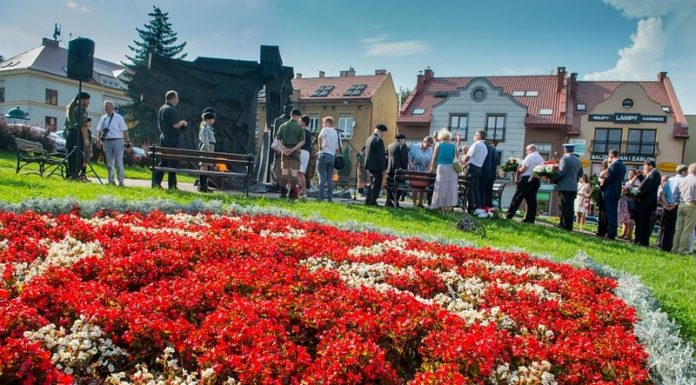75. rocznica wybuchu Powstania Warszawskiego. Uroczystość w Bochni