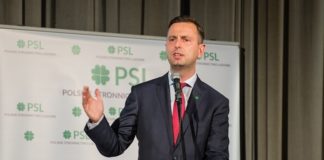 Kosiniak-Kamysz: do promowania szczepień potrzebne zaangażowanie Kościoła i zachęty finansowe