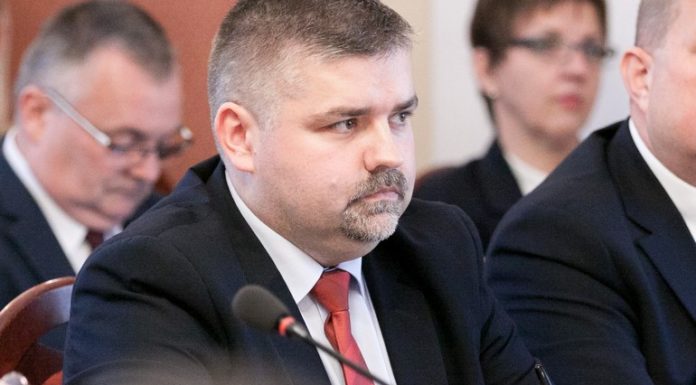 Zarząd powiatu z absolutorium i wotum zaufania