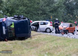 Wypadek tuż za mostem na Rabie. DK94 zablokowana – ZDJĘCIA, WIDEO