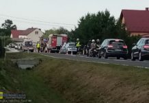 Baczków. 62-latek na skuterze wjechał w VW Golfa