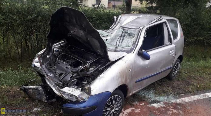 Dachowanie w Łapanowie. 93-letni kierowca cudem wyszedł z tego cało – ZDJĘCIA