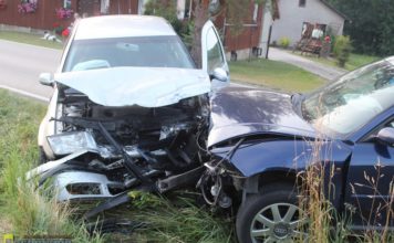 Czołowe zderzenie w Bytomsku. Dwie osoby ranne