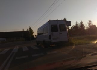 Mandat dla kierowcy busa po sygnale od mieszkańca