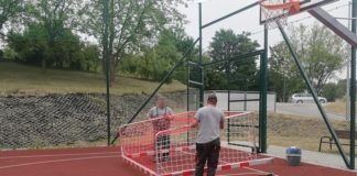 Os. Jana. Koniec absurdu. Zdemontowano bramki stojące na boisku do kosza