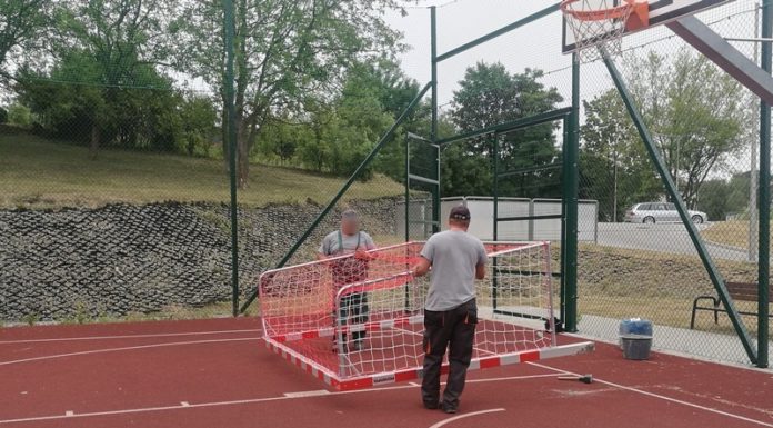Os. Jana. Koniec absurdu. Zdemontowano bramki stojące na boisku do kosza