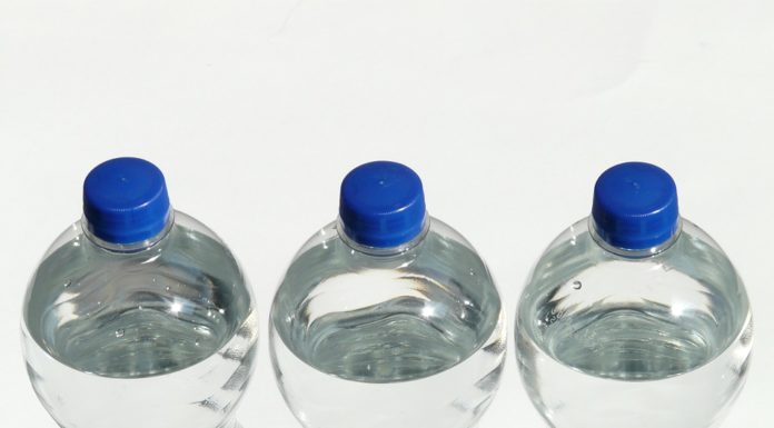 Łapanów. Skażony wodociąg. Trwa płukanie sieci, gmina rozdaje wodę