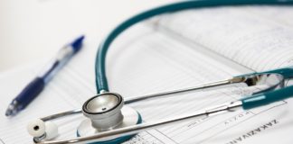 MZ zaleca personelowi medycznemu ograniczenie liczby miejsc wykonywania pracy