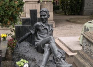 Muzeum. W piątek opowieść o symbolach i fotografiach nagrobnych