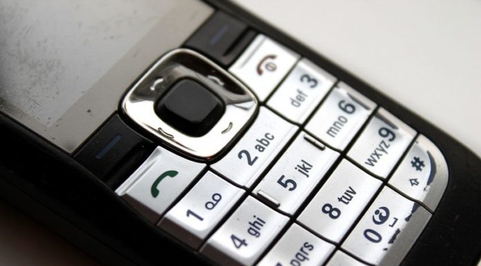 Numery służbowych telefonów komórkowych urzędników będą w internecie?