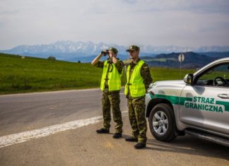 Szef MSWiA: przedłużenie zamknięcia granic do 13 kwietnia