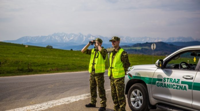 Kierowca miał 2 promile. Popijał jadąc już od granicy niemiecko-polskiej