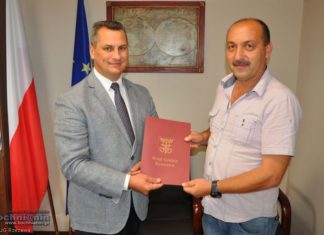 Gmina Rzezawa. W Łazach rusza budowa wielofunkcyjnego boiska sportowego