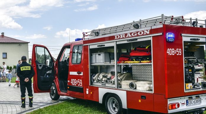 Poświęcono nowy samochód OSP Proszówki – ZDJĘCIA