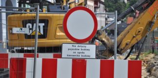 Zamknięto północną pierzeję Rynku. Wkrótce kolejne utrudnienia – ZDJĘCIA