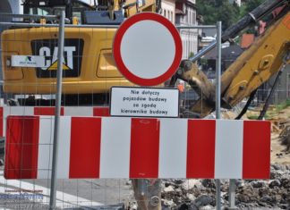 Zamknięto północną pierzeję Rynku. Wkrótce kolejne utrudnienia – ZDJĘCIA