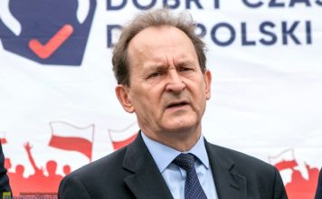 Czwarta fala zakażeń. Czy uczniowie wrócą we wrześniu do szkół?