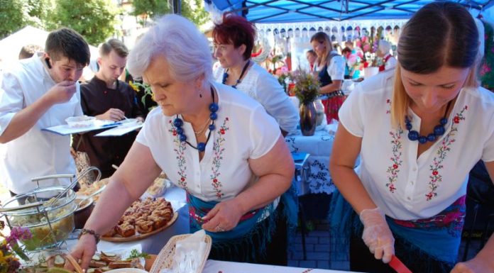 Jarmark Wiśnickie Specjały i Festiwal Kapel Weselnych – ZDJĘCIA