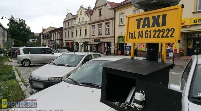 Bochnia. Zmiany wokół Rynku. Parking od południowej strony to teraz postój taksówek