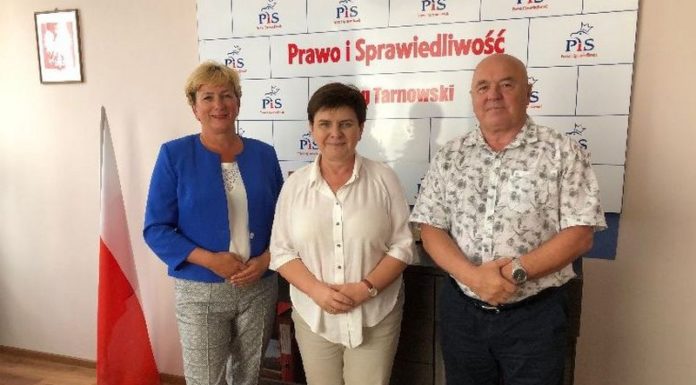 Brzesko. Beata Szydło wsparła Józefę Szczurek-Żelazko