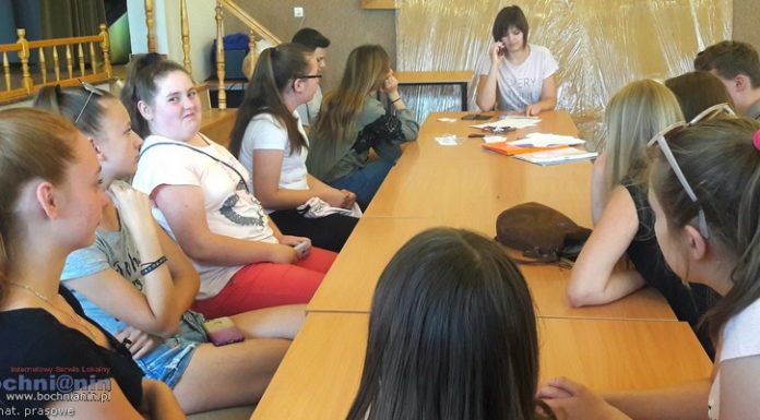 „30 lat wolności”. Fotograficzne warsztaty młodzieży z Cikowic