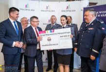 500 tys. zł dla policji na zakup smartfonów dla dzielnicowych