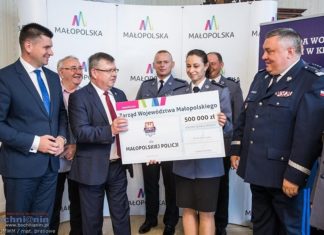 500 tys. zł dla policji na zakup smartfonów dla dzielnicowych