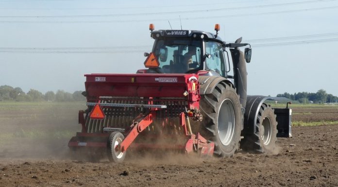 Wypadek przy ciągniku w gminie Dębno