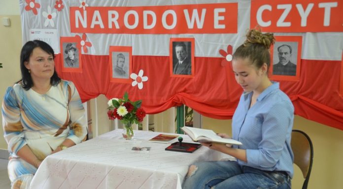 II LO włączyło się w akcję Narodowe Czytanie – ZDJĘCIA