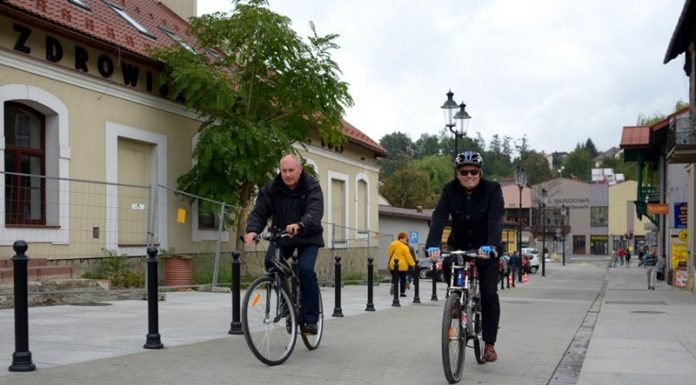 Tydzień mobilności w Bochni. Burmistrz i zastępca na rowerach – ZDJĘCIA