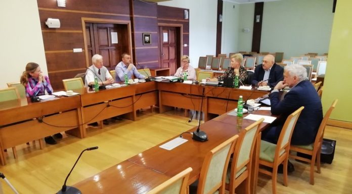 Bochnia. Komisja rewizyjna ponownie o absolutorium dla burmistrza. Tym razem wniosek o nieudzielenie