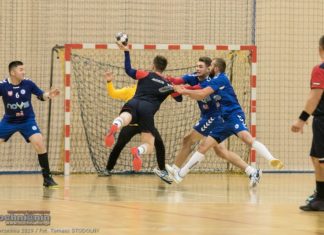 Ręczna. Porażka w pierwszym meczu sezonu – MOSiR uległ Wiśle Sandomierz – ZDJĘCIA