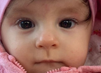 Czy mała Oliwka usłyszy głos rodziców? Zrzutka na aparat słuchowy i rehabilitację