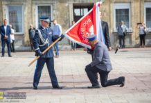 Brzeska policja otrzymała sztandar jako wyraz społecznego uznania – ZDJĘCIA