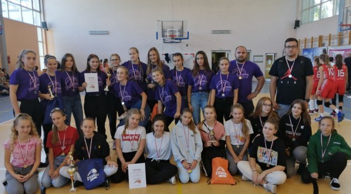 „MultiBasketmania”. Kadetki i Młodziczki MOSiR z drugimi miejscami na turnieju w Łasku