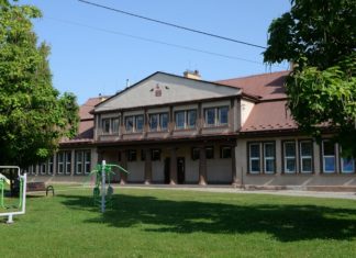 Szkoła w Brzeźnicy zyska salę sportową? Gmina szuka projektanta