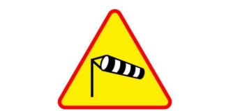 IMGW: Gwałtowny niż nad Polską. Silne porywy wiatru do 100 km/h, w górach do 200 km/h